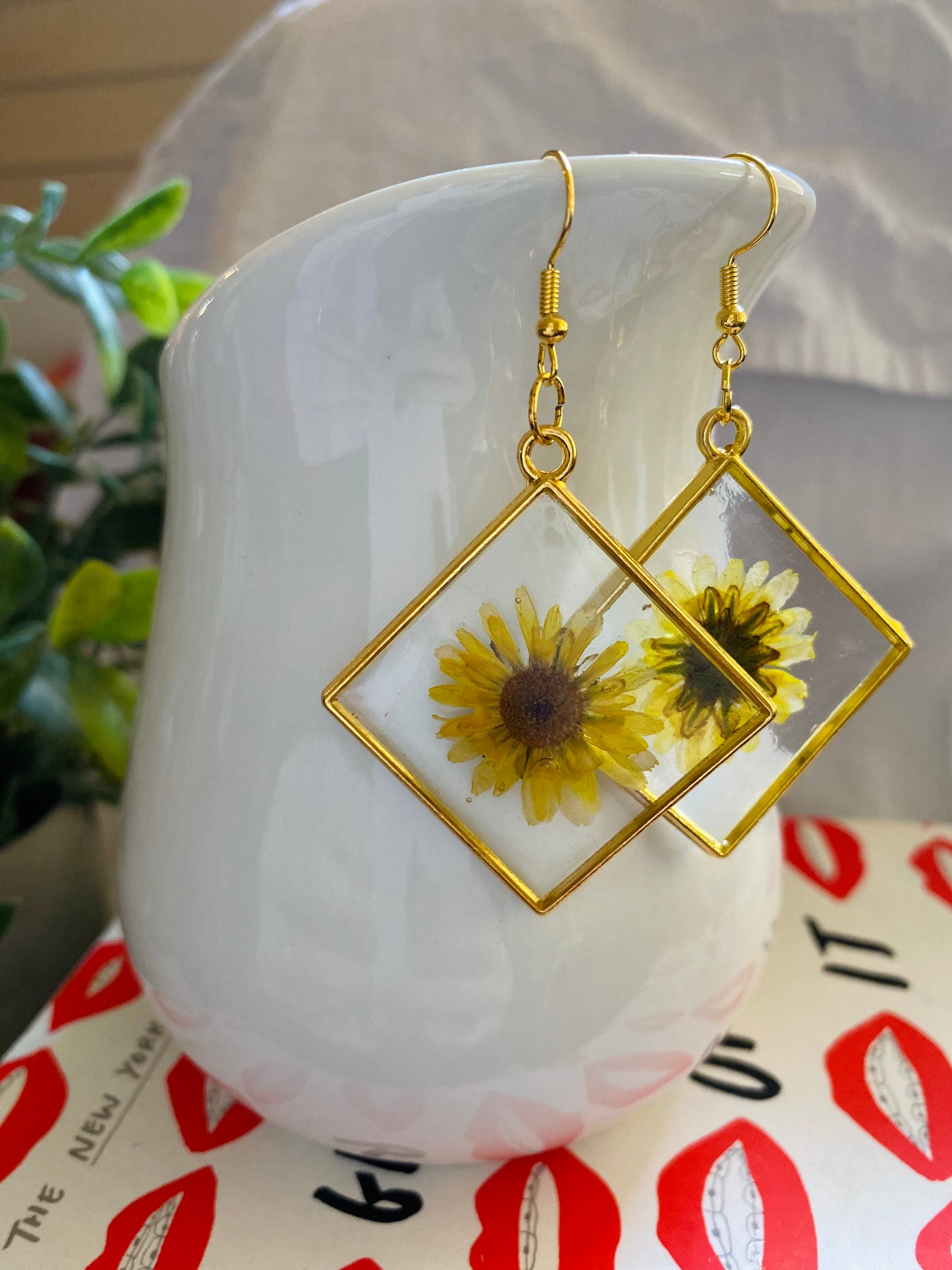 Handmade Pressed Daisies Resin Dangle Earrings